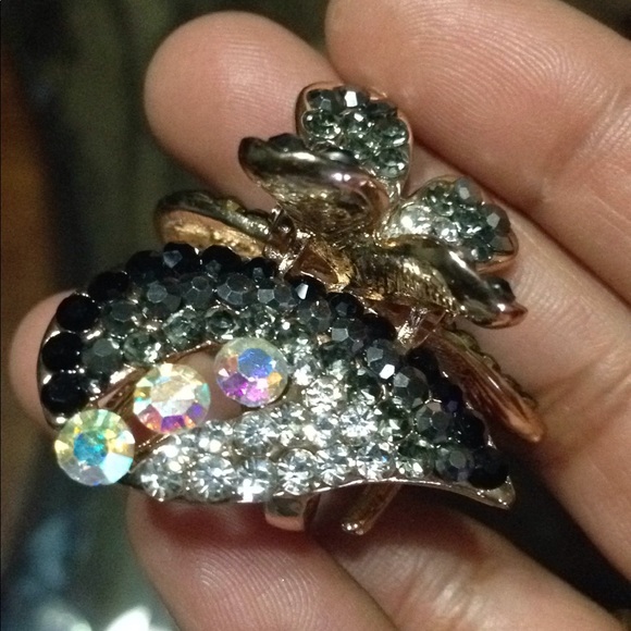 Black and white Rhinestone butterfly clip - Picture 2 of 5